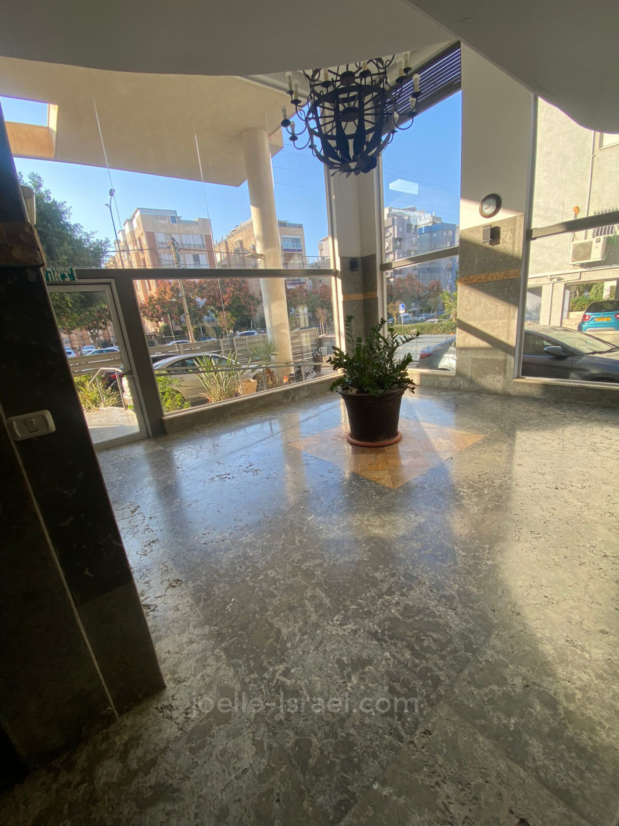 Apartamento 4 cômodos  Netanya Centro da cidade 316-IBL-1750