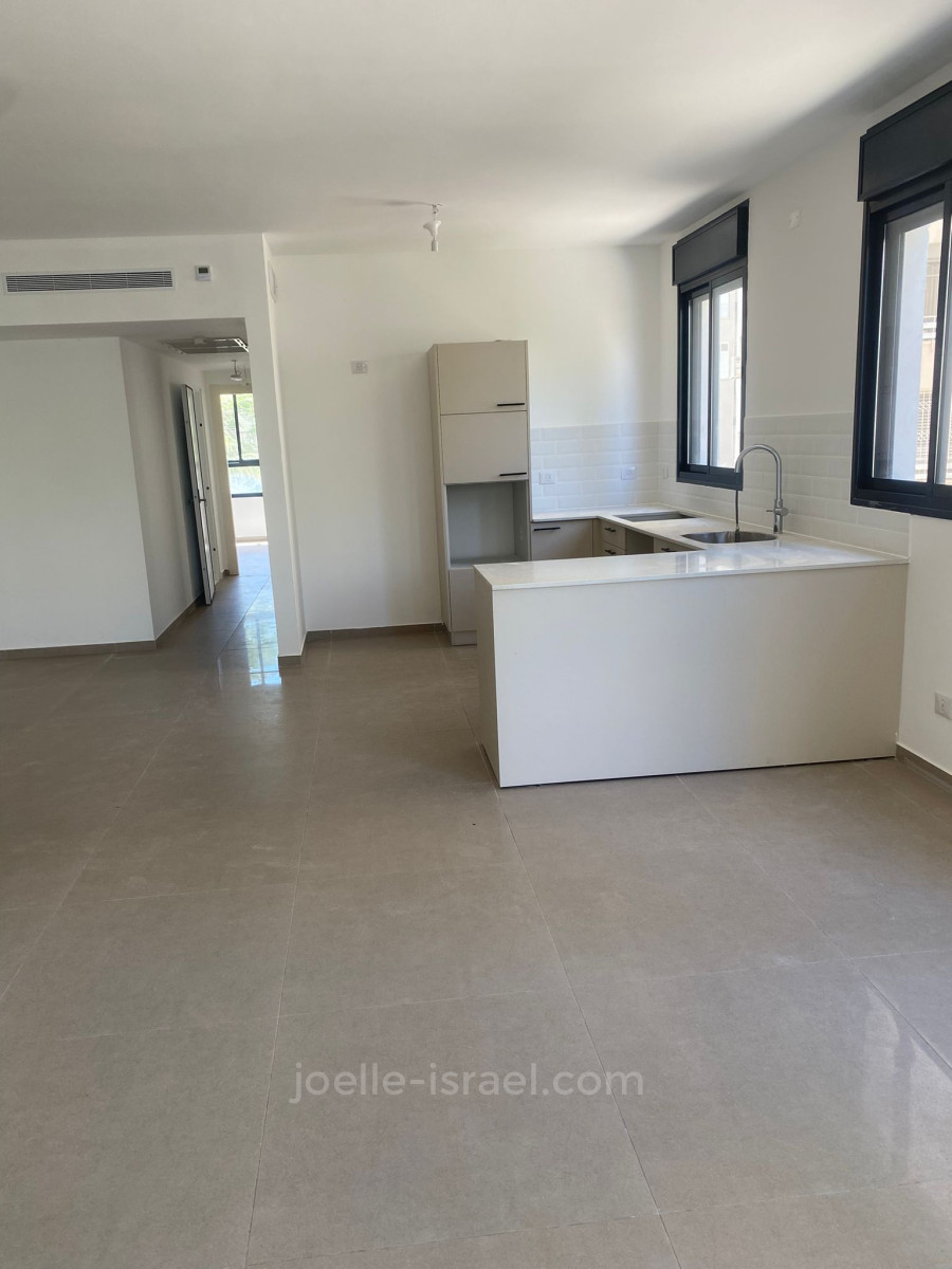 Apartamento 4 cômodos Netanya Kikar 316-IBL-1766