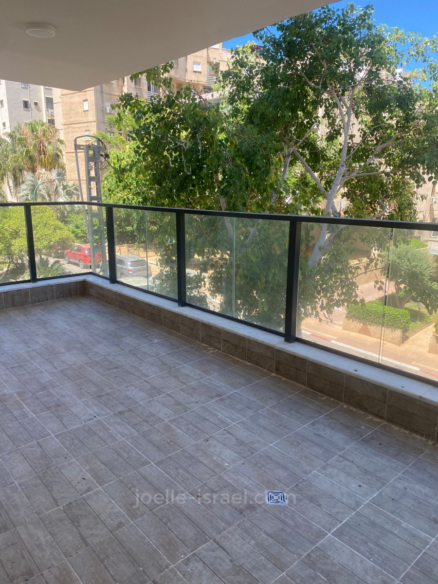 Apartamento 4 cômodos Netanya Kikar 316-IBL-1766