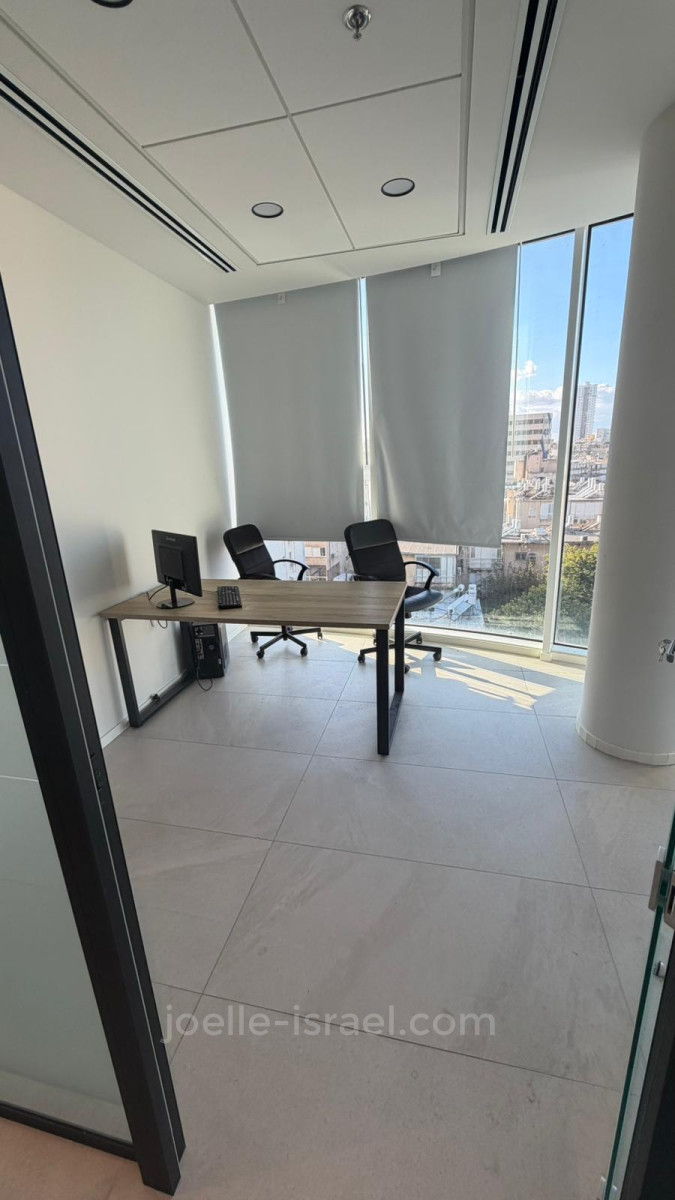 Escritórios 6 cômodos Netanya Centro da cidade 316-IBL-1779