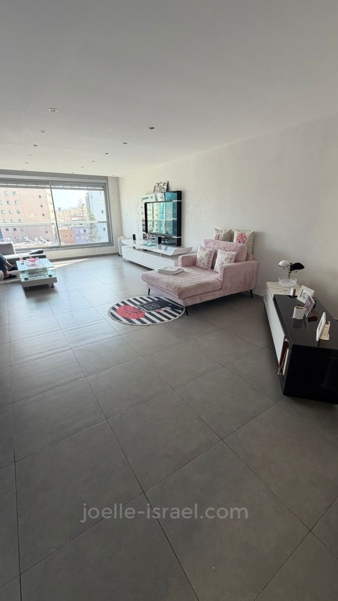Apartamento 4 cômodos Netanya Kikar 316-IBL-1782