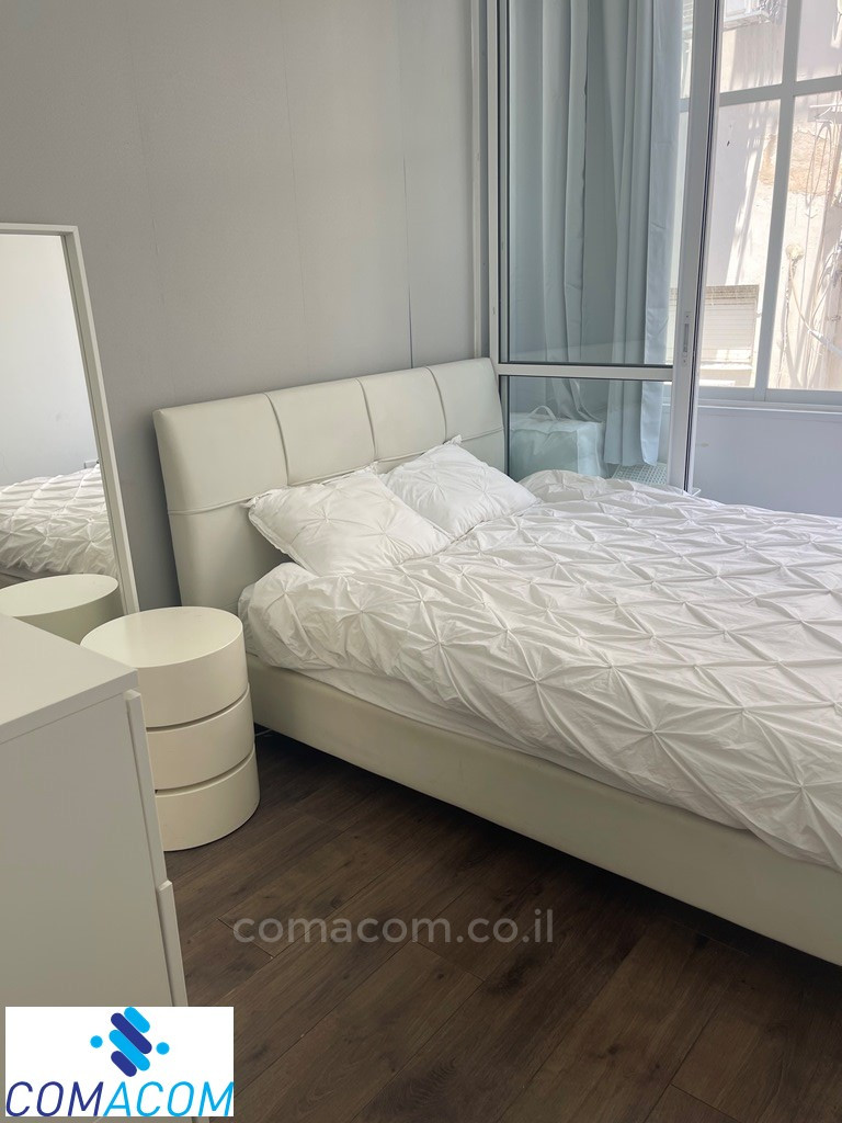 Apartamento 3 cômodos  Tel Aviv Dizengof 342-IBL-6217