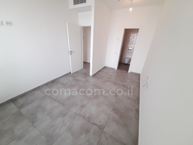 Apartamento 4 cômodos  Tel Aviv Lev Tel-Aviv 342-IBL-6284