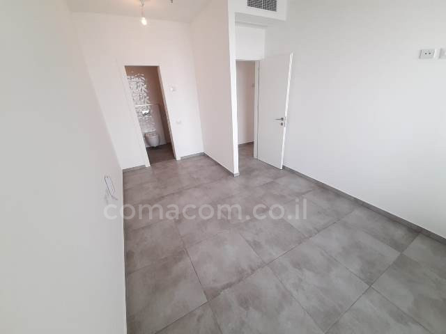 Apartamento 5 cômodos  Tel Aviv Lev Tel-Aviv 342-IBL-6285