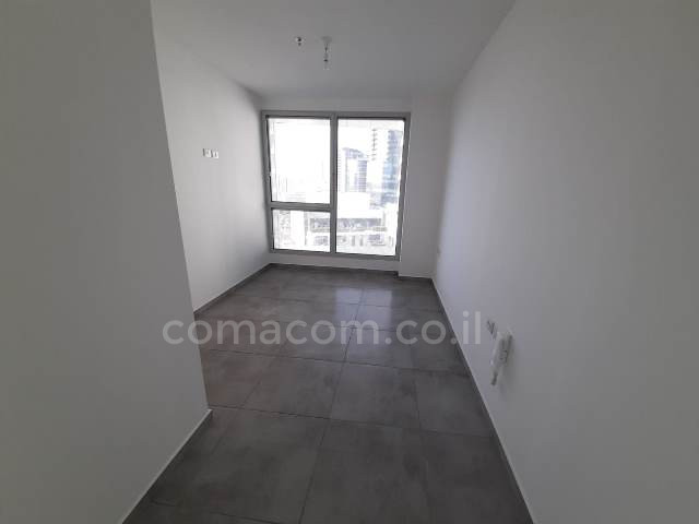 Apartamento 5 cômodos  Tel Aviv Lev Tel-Aviv 342-IBL-6285