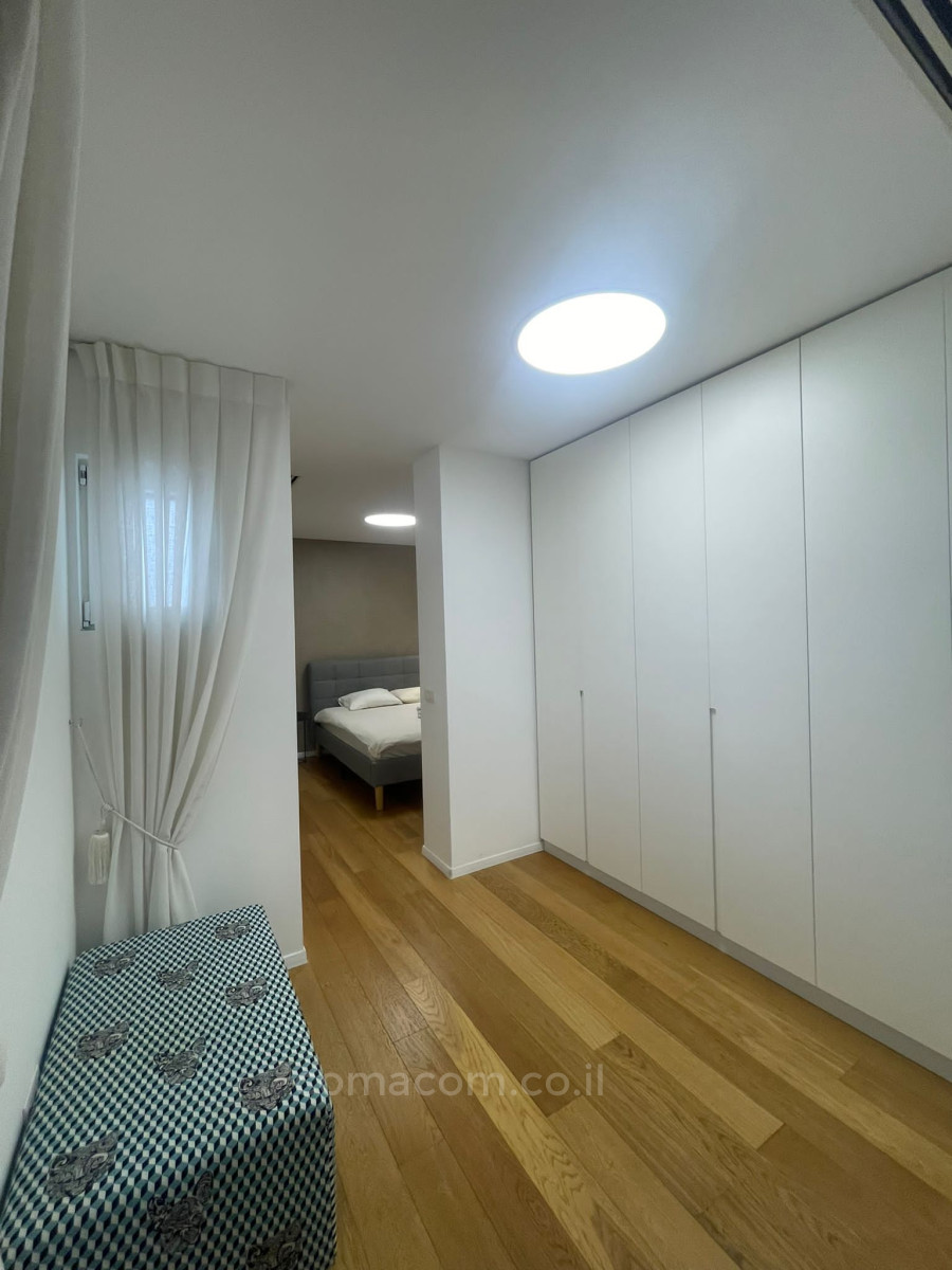 Apartamento 4 cômodos  Tel Aviv Lev Tel-Aviv 342-IBL-6287