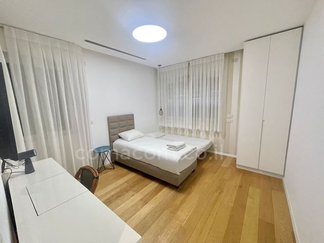 Apartamento 4 cômodos  Tel Aviv Lev Tel-Aviv 342-IBL-6287