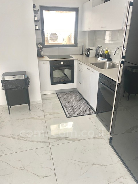 Apartamento 3 cômodos  Tel Aviv Lev Tel-Aviv 342-IBL-6469