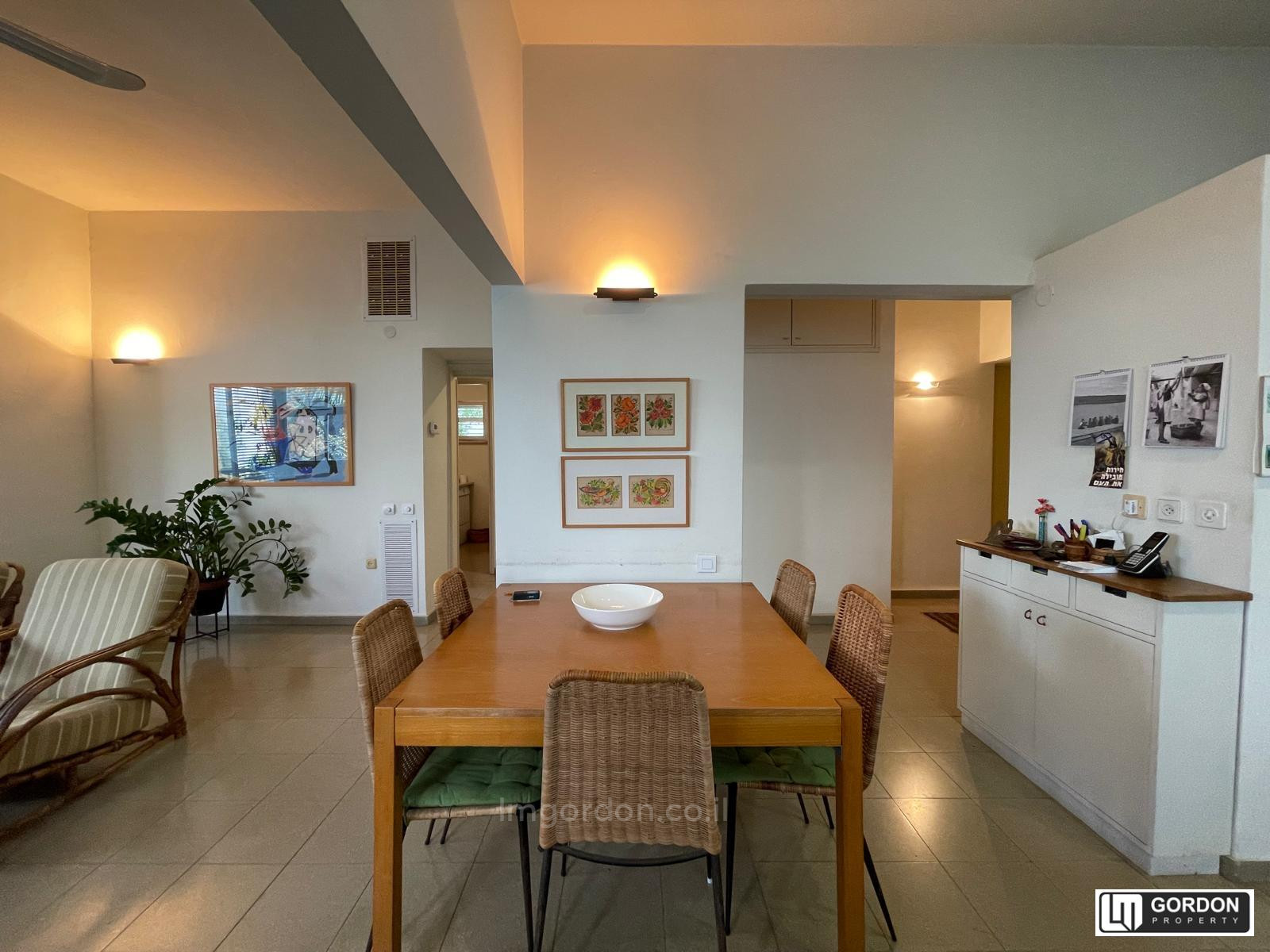 Apartamento 3 cômodos  Tel Aviv Primeira linha de mar 357-IBL-1524