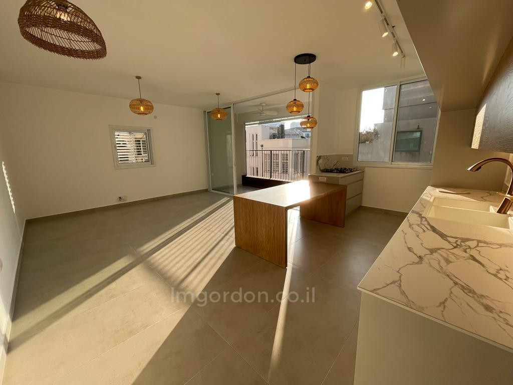 Apartamento 3 cômodos Tel Aviv Região marítima 357-IBL-1575