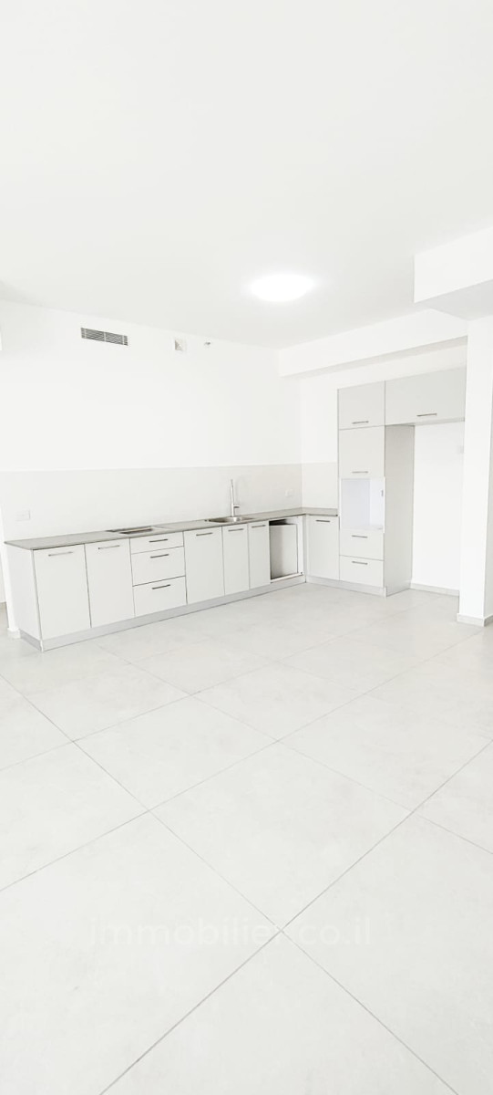 Apartamento 5 cômodos  Hadera Centro da cidade 379-IBL-283