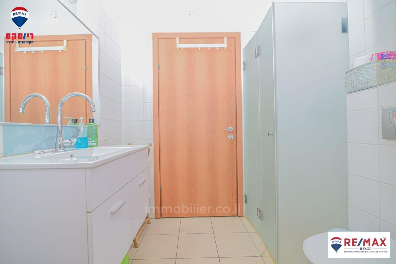 Apartamento garden 5 cômodos  Hadera Centro da cidade 379-IBL-332