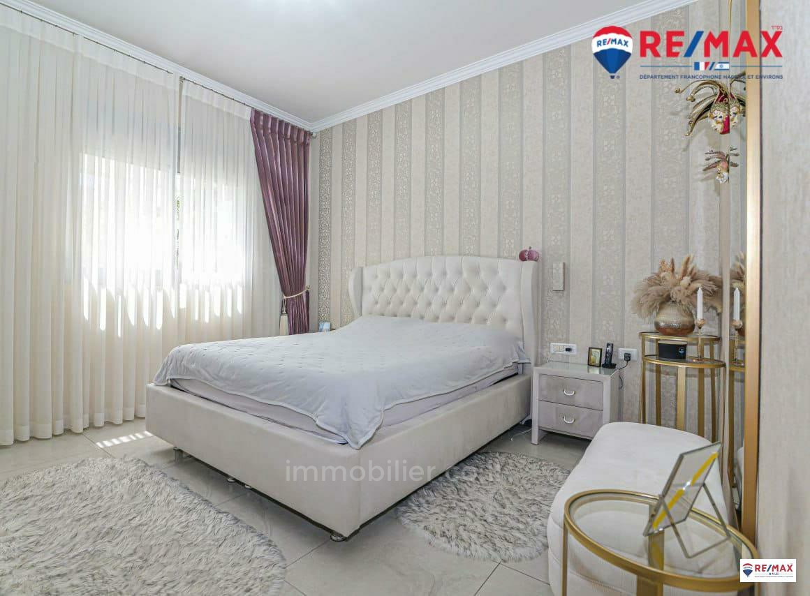 Cobertura 5 cômodos Hadera Centro da cidade 379-IBL-370