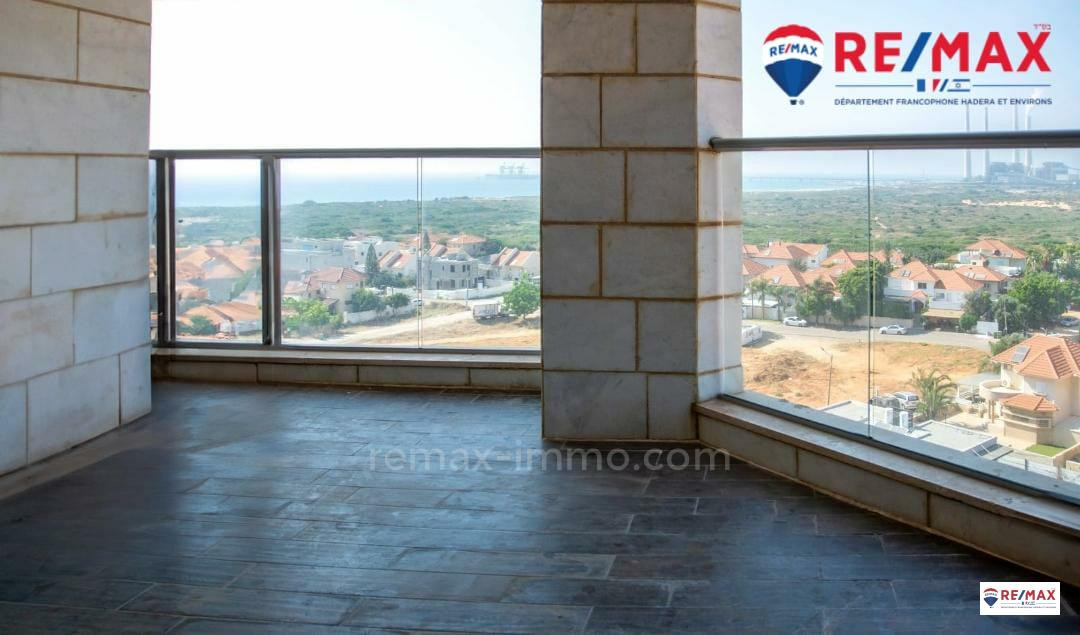 Apartamento 4 cômodos  Hadera Givat olga 379-IBL-374