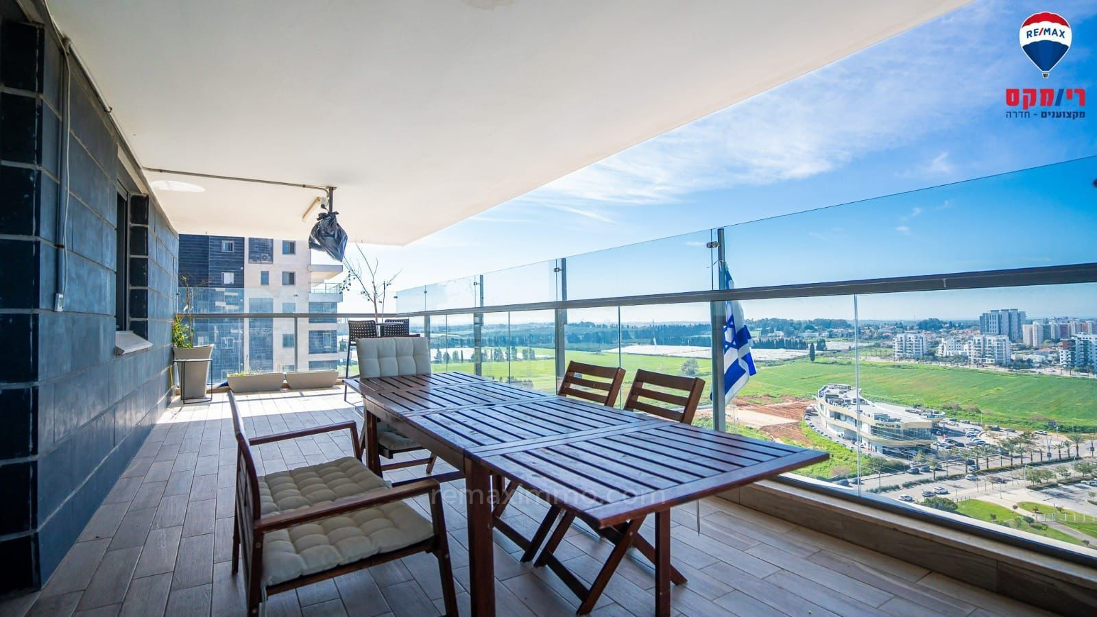 Apartamento 4 cômodos Hadera Bairro do Parque 379-IBL-428