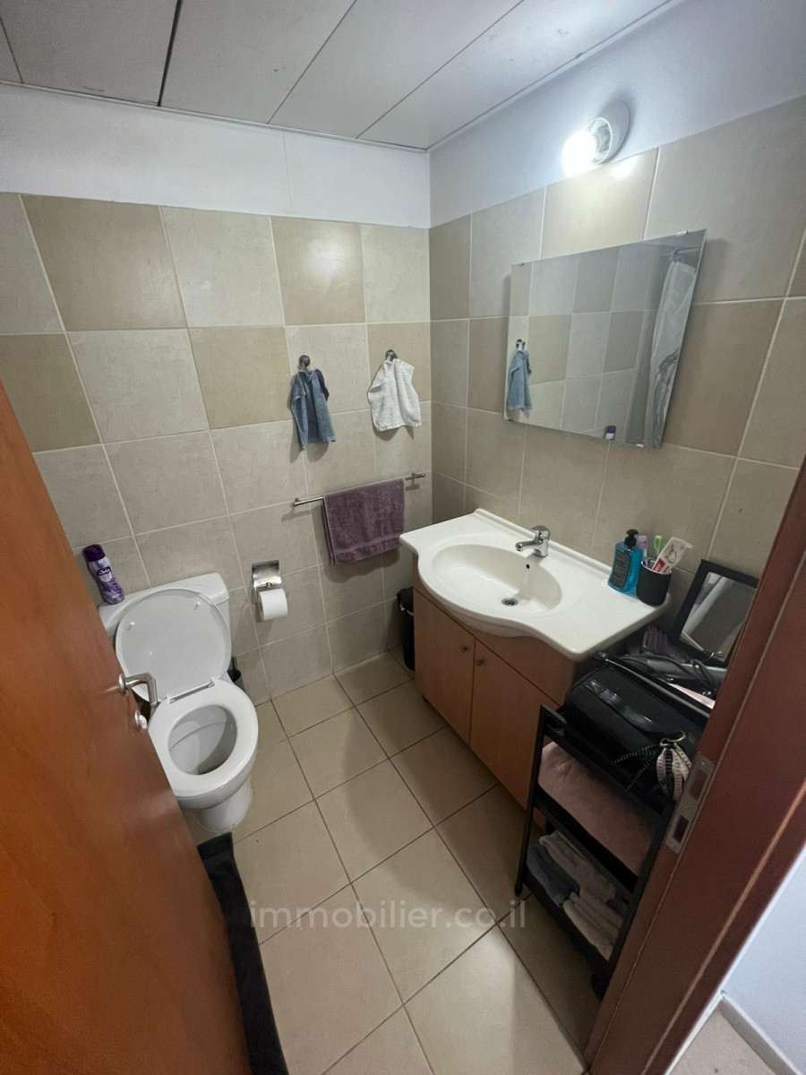 Apartamento 2 cômodos  Jerusalém Centro da cidade 424-IBL-298