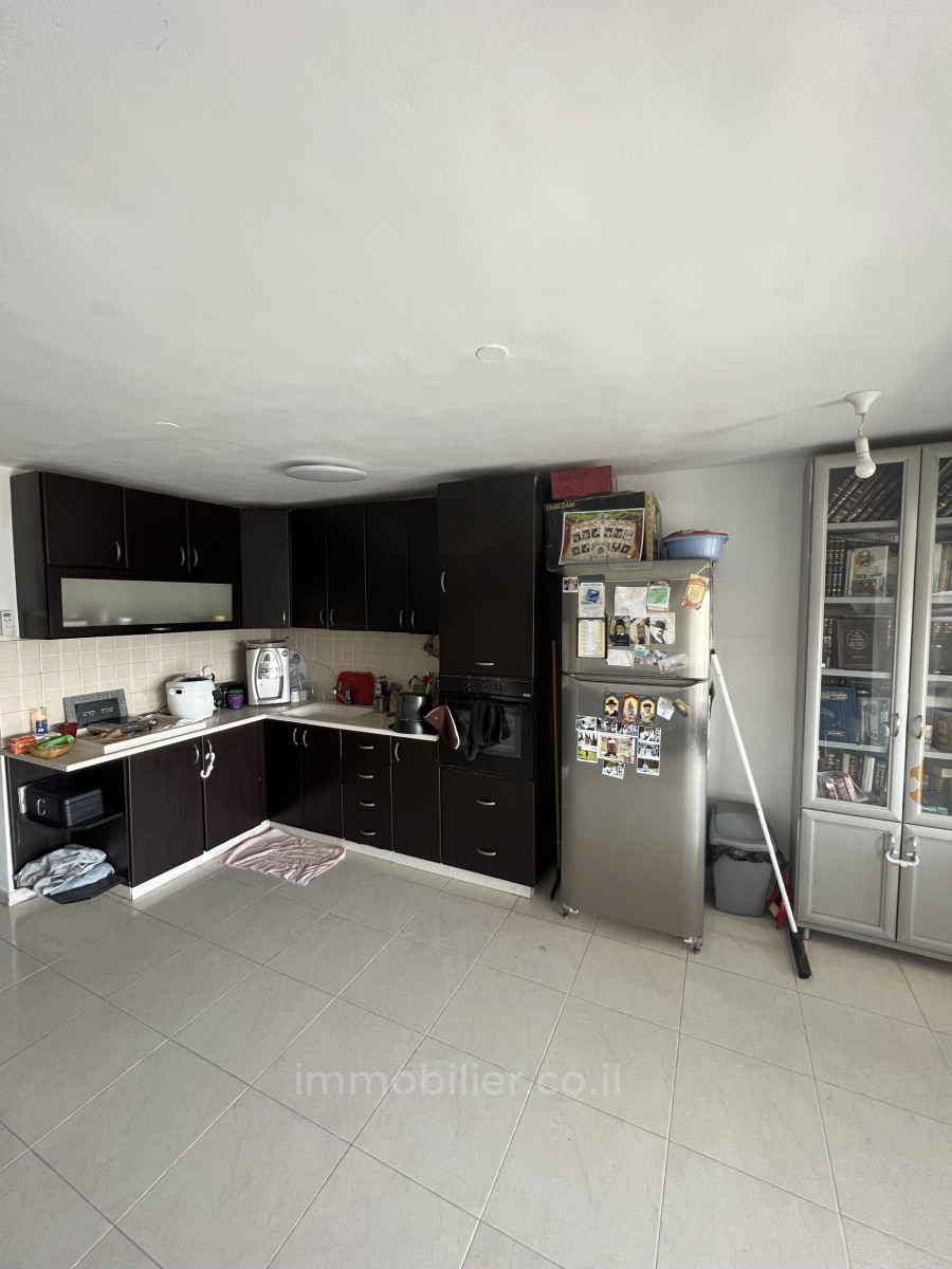 Apartamento 4 cômodos  Jerusalém Kiryat Yovel 424-IBL-308