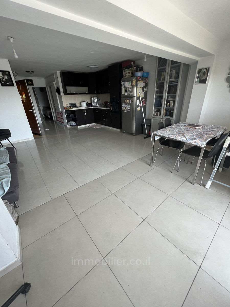 Apartamento 4 cômodos  Jerusalém Kiryat Yovel 424-IBL-308