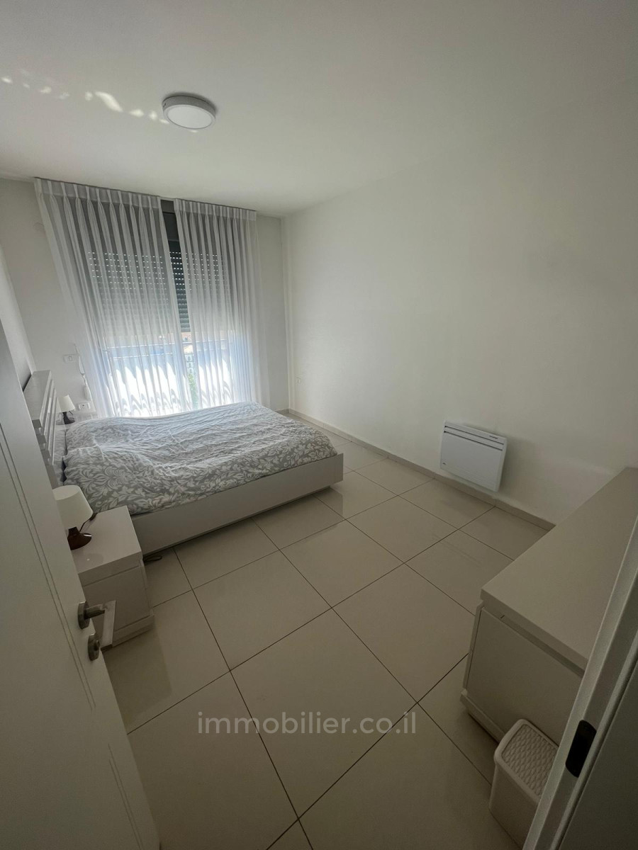 Apartamento 4 cômodos  Jerusalém Centro da cidade 424-IBL-313