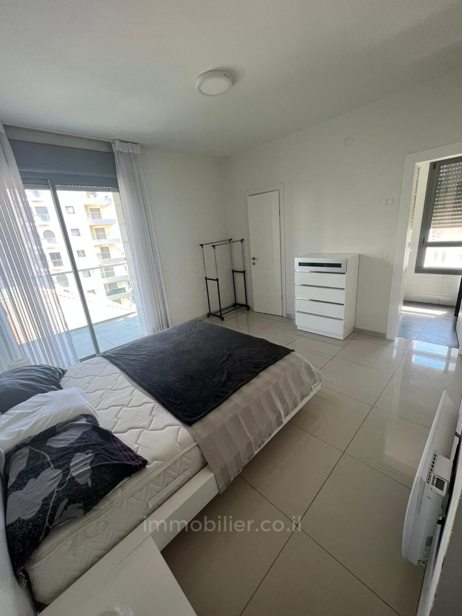 Apartamento 4 cômodos  Jerusalém Centro da cidade 424-IBL-313