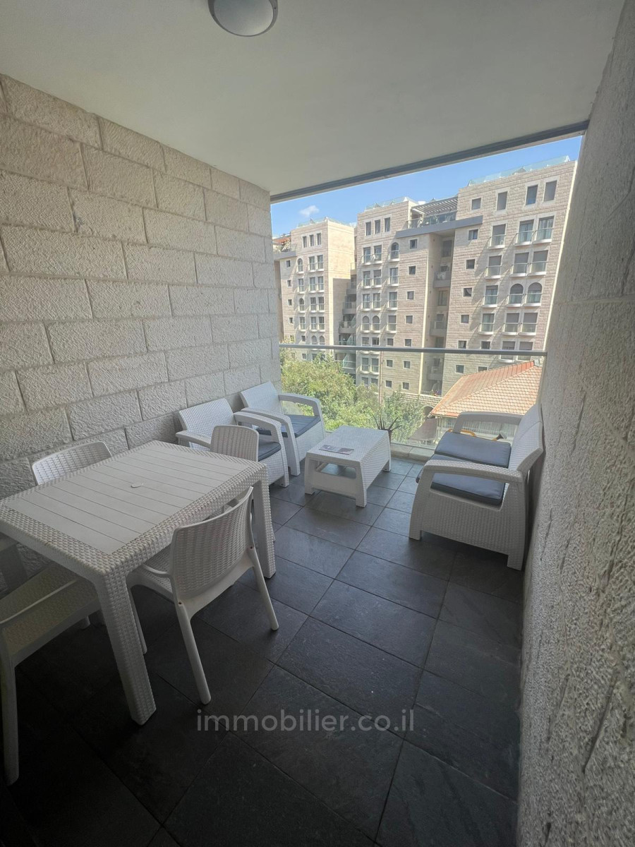 Apartamento 4 cômodos  Jerusalém Centro da cidade 424-IBL-313