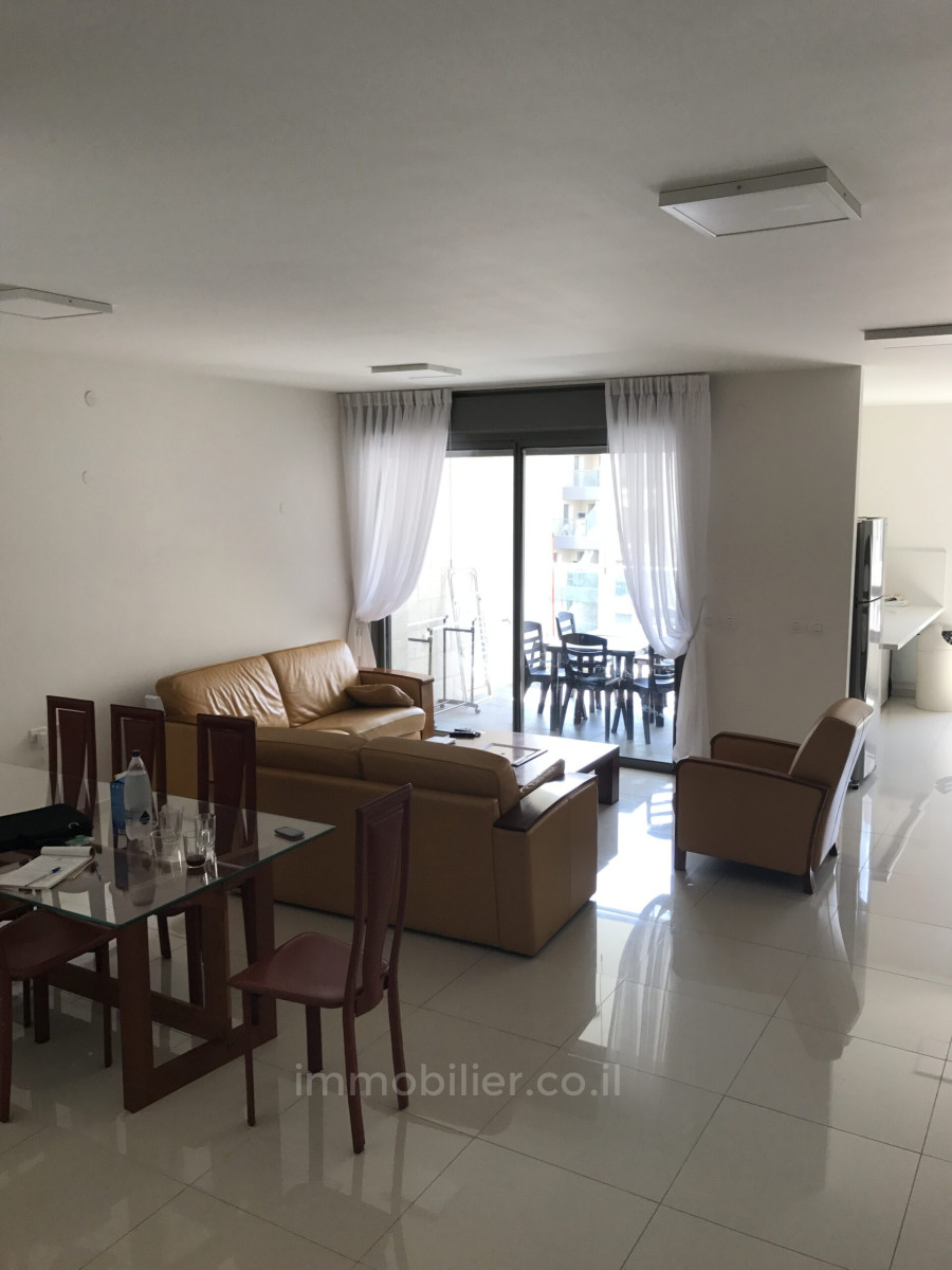 Apartamento 4 cômodos  Jerusalém Centro da cidade 424-IBL-313