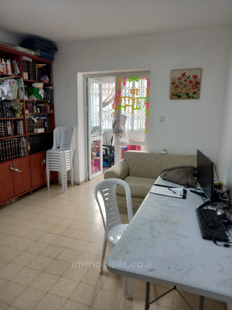 Apartamento 3 cômodos  Jerusalém Beit Vagan 427-IBL-581