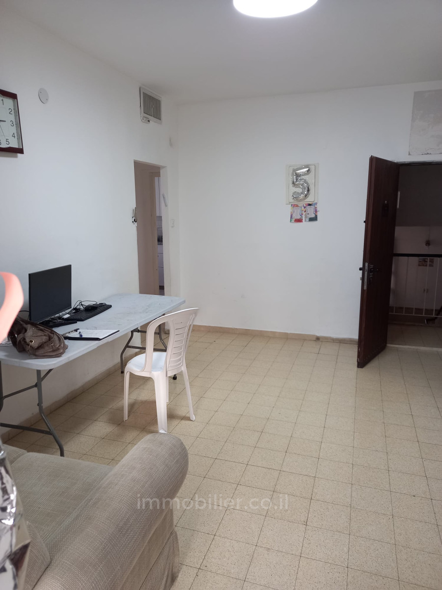 Apartamento 3 cômodos  Jerusalém Beit Vagan 427-IBL-581