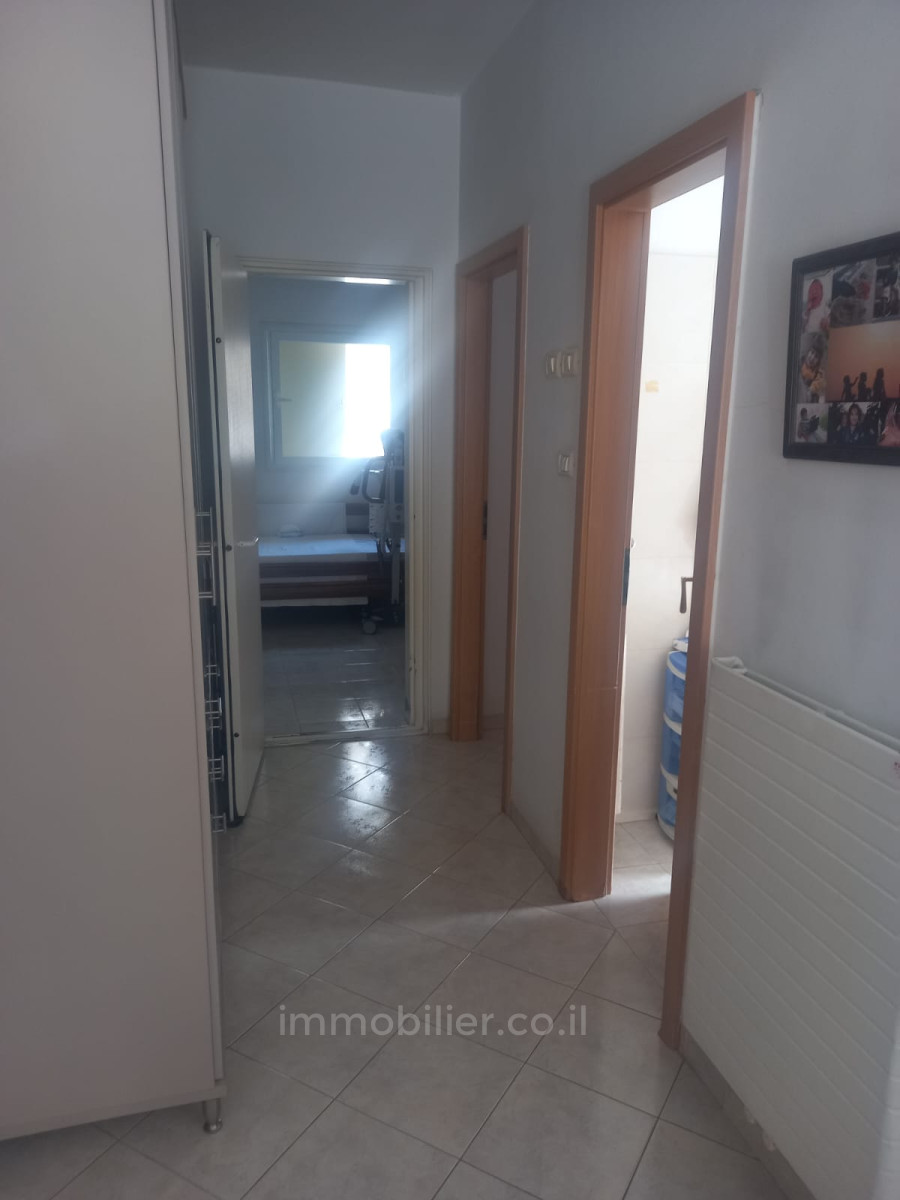 Apartamento 3 cômodos  Jerusalém Beit Vagan 427-IBL-596