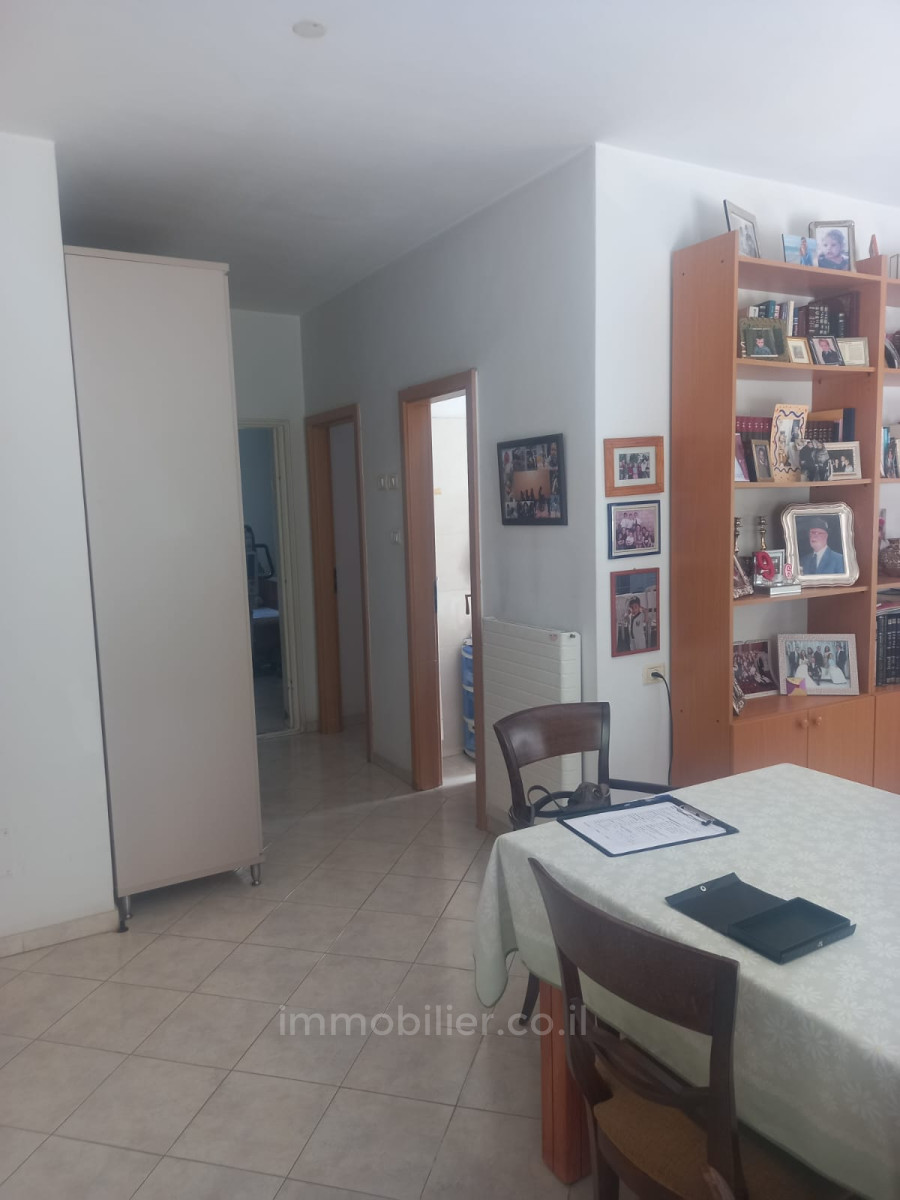 Apartamento 3 cômodos  Jerusalém Beit Vagan 427-IBL-596