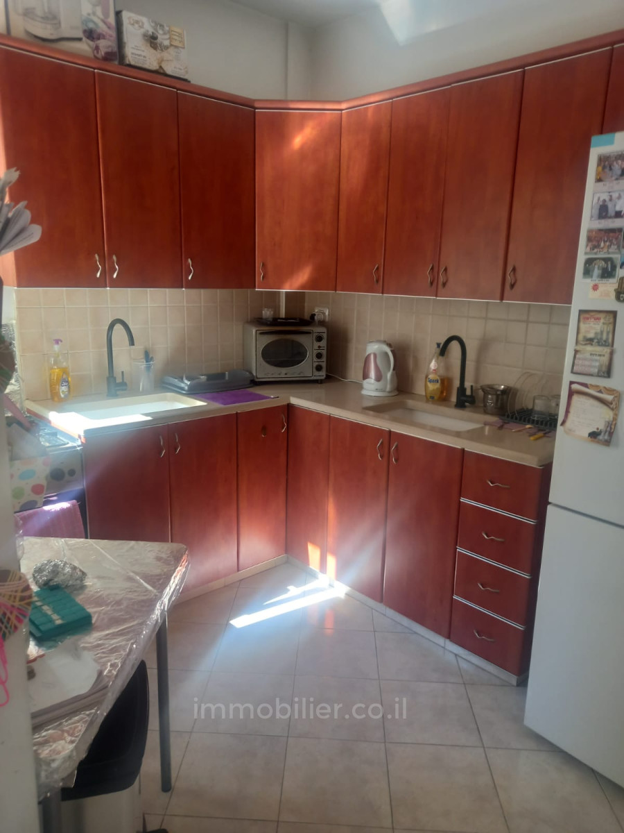 Apartamento 3 cômodos  Jerusalém Beit Vagan 427-IBL-596