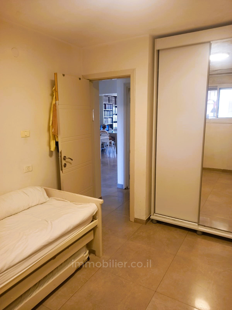 Apartamento 4 cômodos Jerusalém Ramot 427-IBL-653