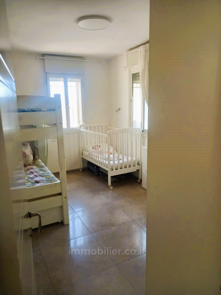 Apartamento 4 cômodos Jerusalém Ramot 427-IBL-653