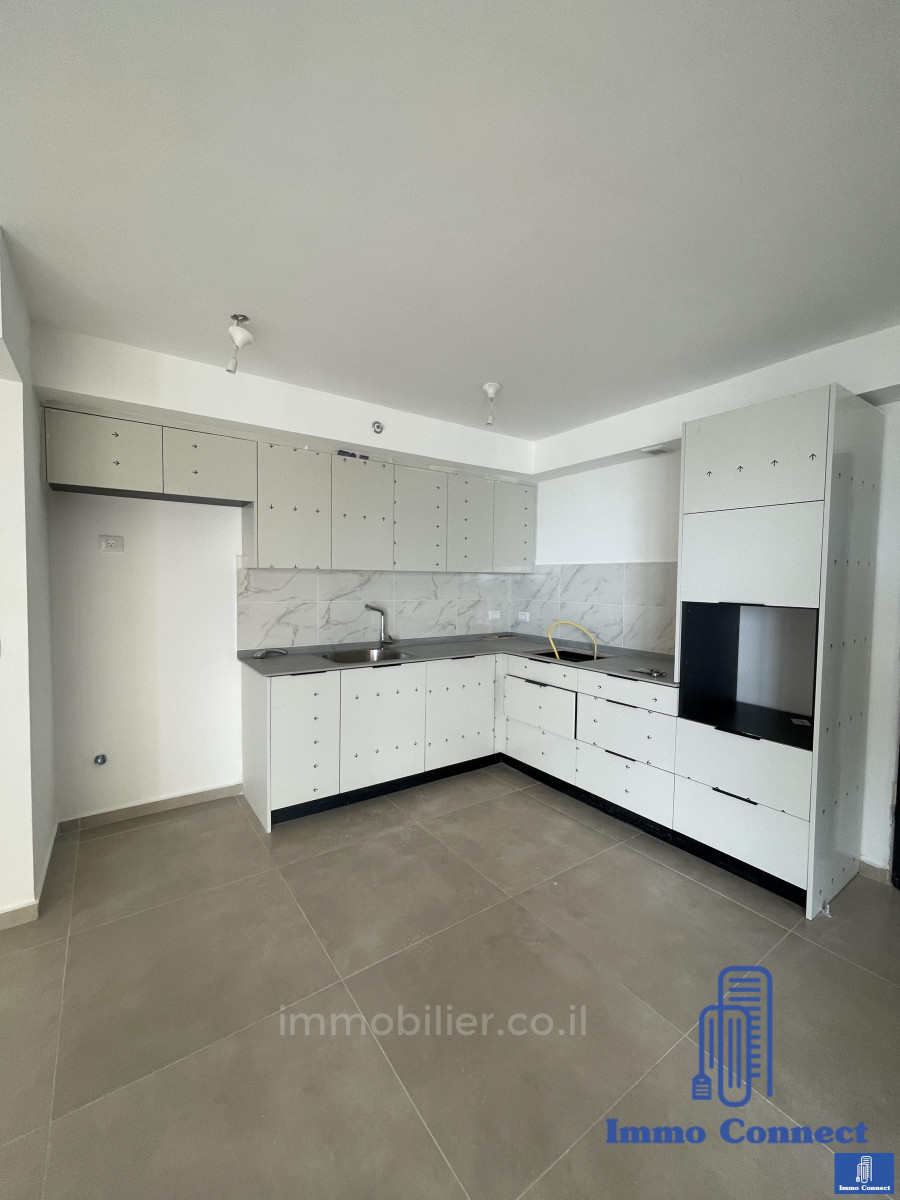 Apartamento 4 cômodos  Bat yam Bat yam 440-IBL-400