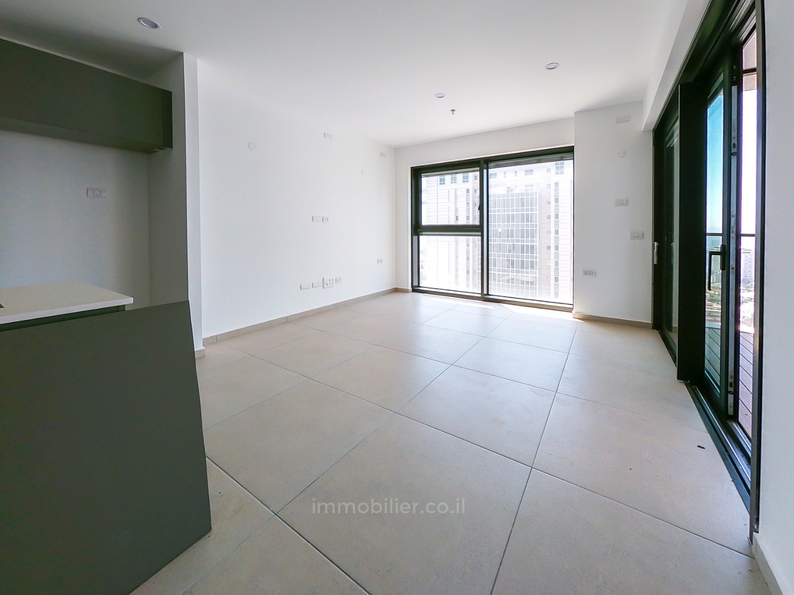 Apartamento 5 cômodos  Tel Aviv Park Tzameret 457-IBL-1111