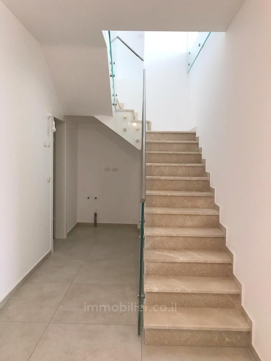 Duplex 4 cômodos  Tel Aviv Centro da cidade 457-IBL-1138