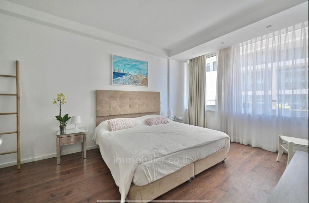 Apartamento 2 cômodos  Tel Aviv Primeira linha de mar 457-IBL-1159