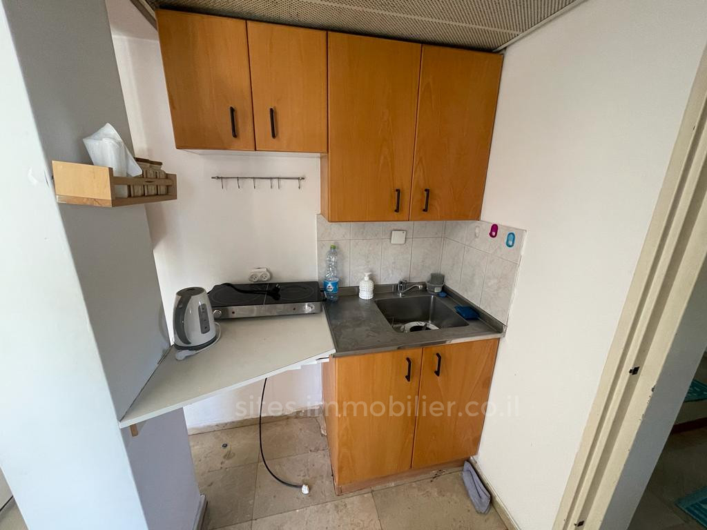 Apartamento 3 cômodos  Tel Aviv Dizengof 457-IBL-1211