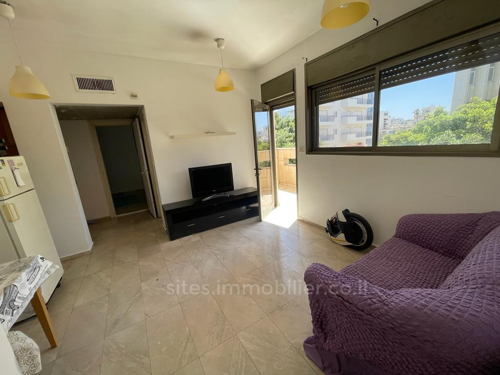 Apartamento 3 cômodos  Tel Aviv Dizengof 457-IBL-1211