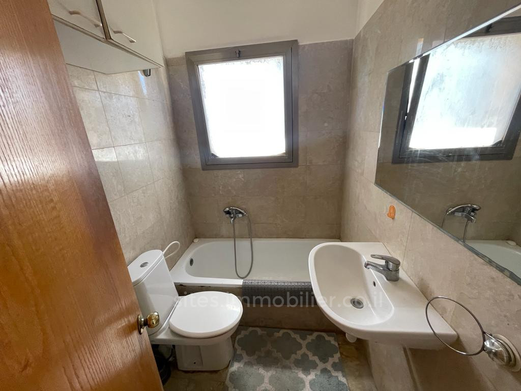 Apartamento 3 cômodos  Tel Aviv Dizengof 457-IBL-1211