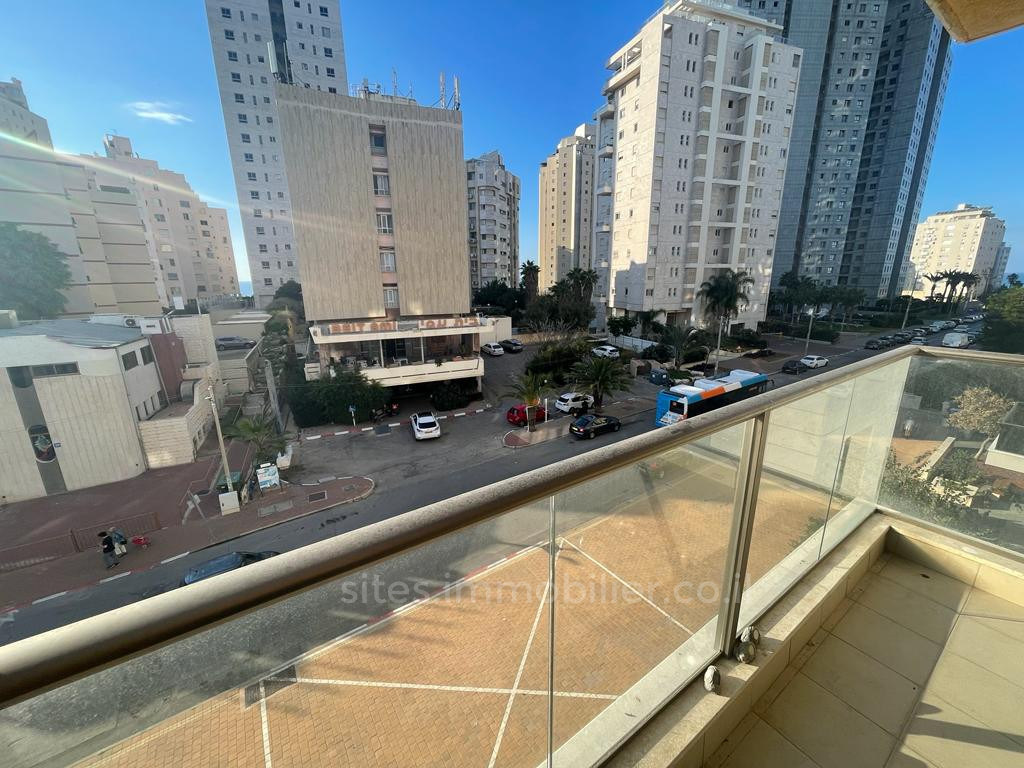 Apartamento 5 cômodos  Netanya Mar 457-IBL-1215