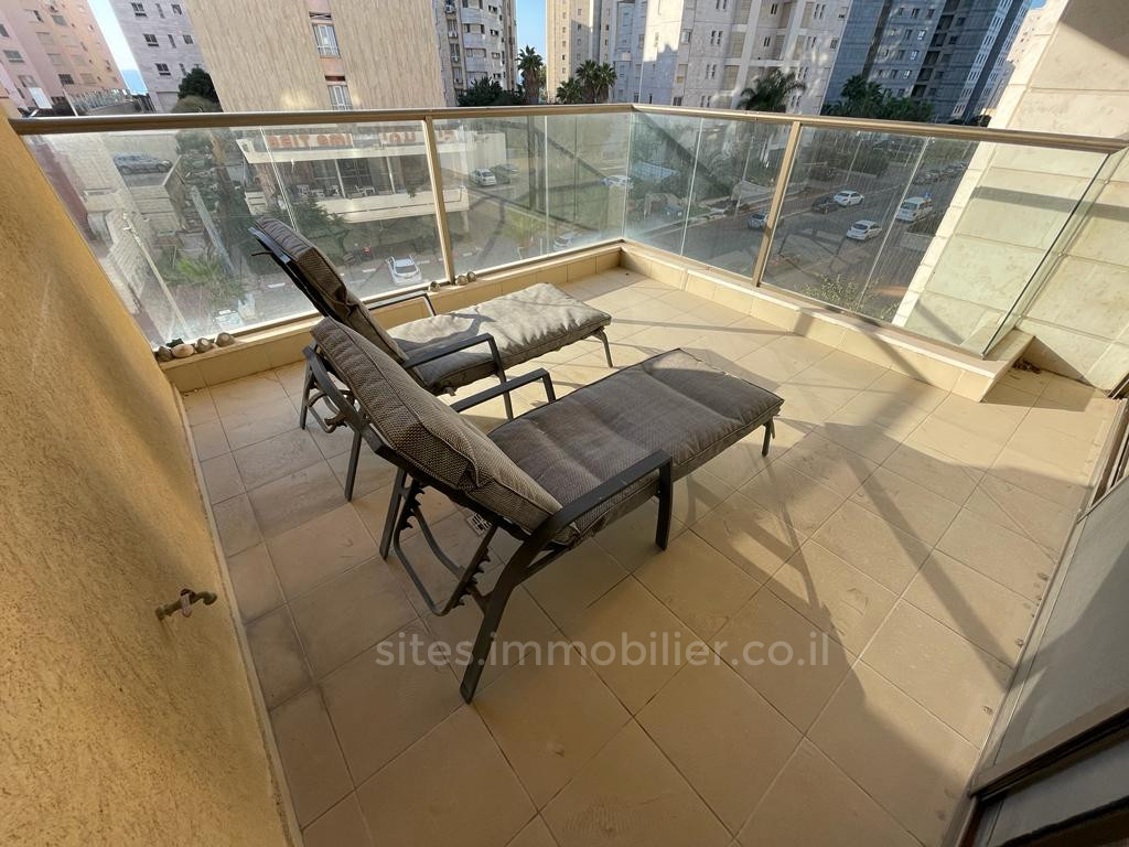 Apartamento 5 cômodos  Netanya Mar 457-IBL-1215