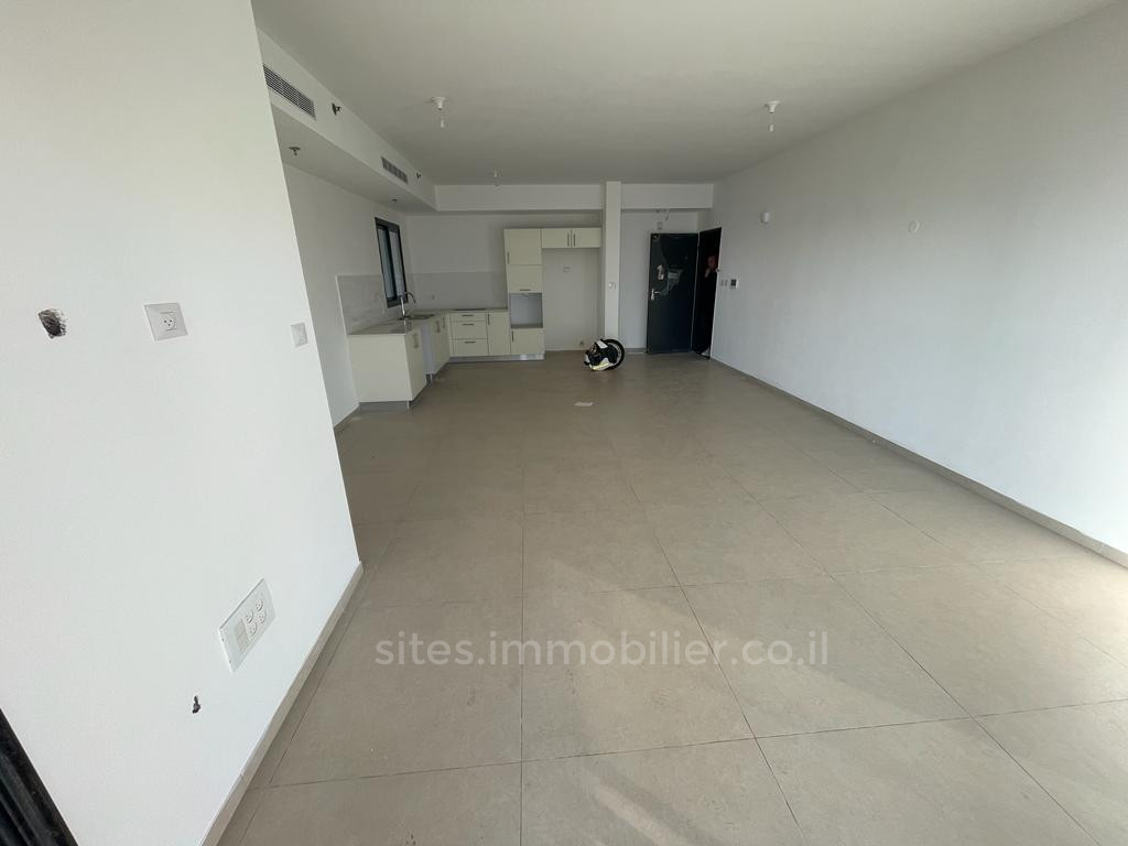 Apartamento 4 cômodos  Netanya Mar 457-IBL-1238