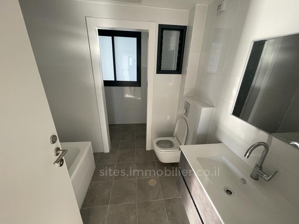 Apartamento 4 cômodos  Netanya Mar 457-IBL-1238