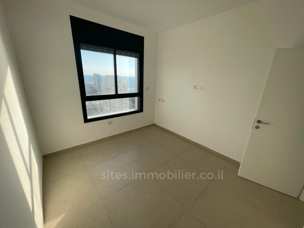 Apartamento 4 cômodos  Netanya Mar 457-IBL-1238