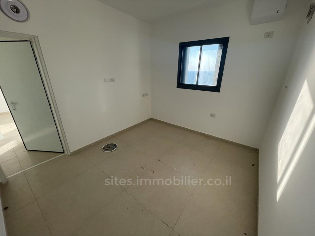 Apartamento 4 cômodos  Netanya Mar 457-IBL-1238