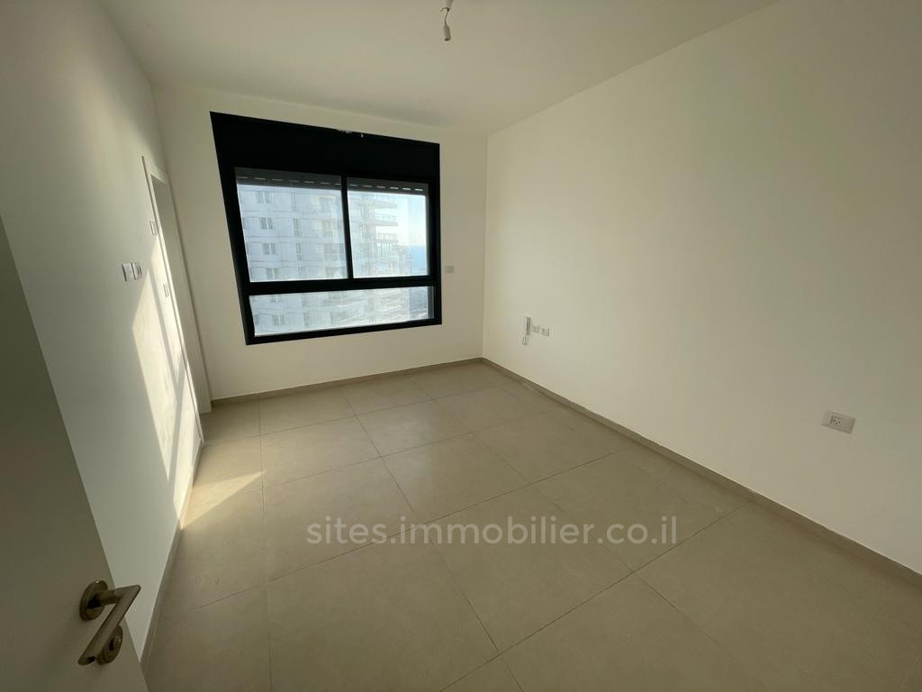 Apartamento 5 cômodos  Netanya Mar 457-IBL-1239