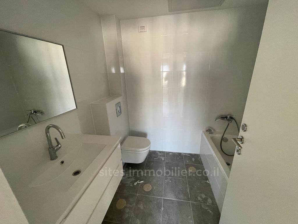 Apartamento 5 cômodos  Netanya Mar 457-IBL-1239