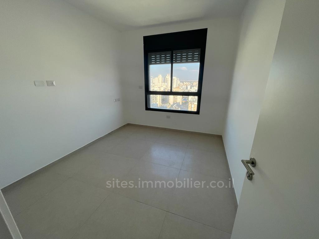 Apartamento 5 cômodos  Netanya Mar 457-IBL-1239