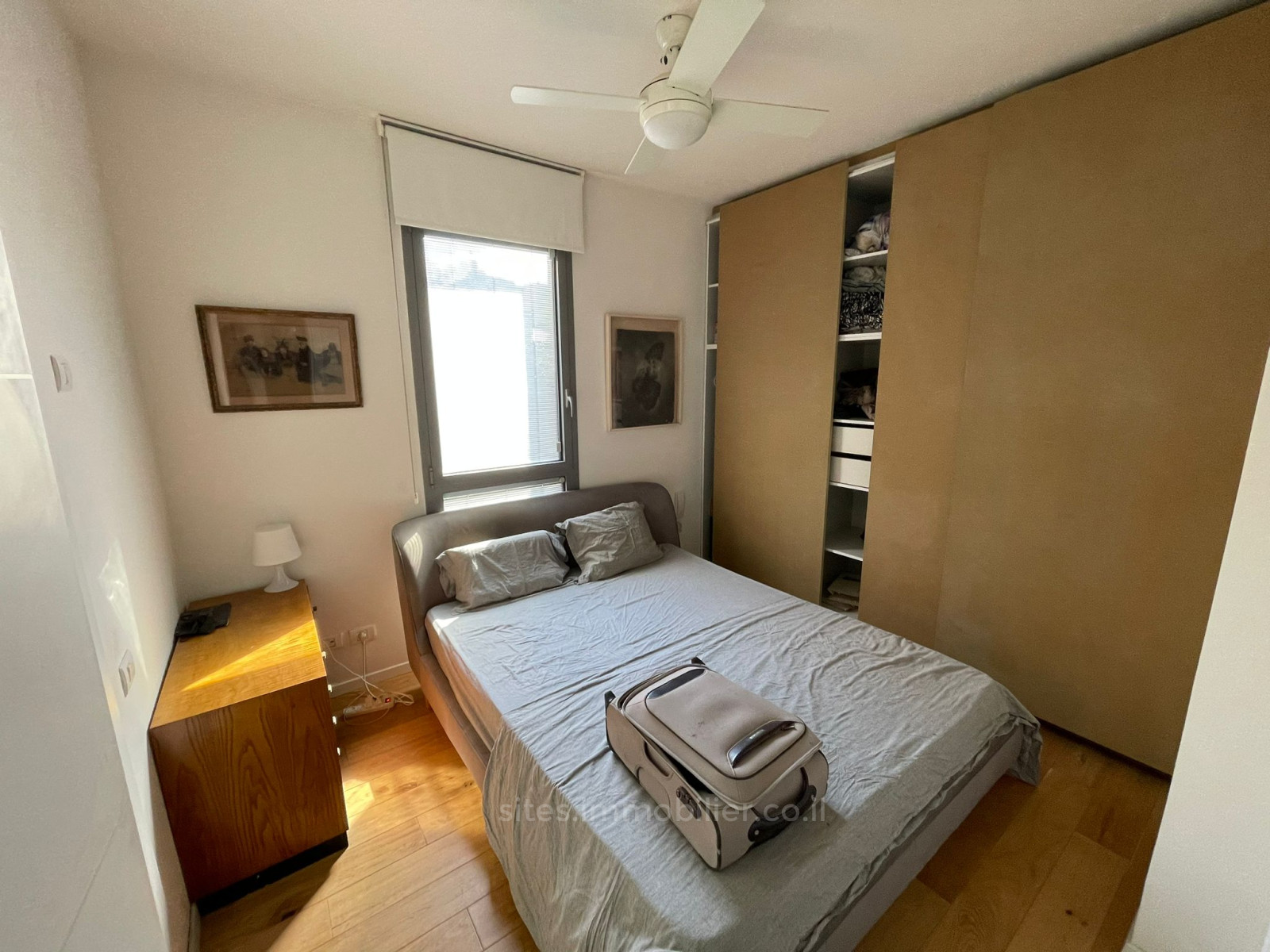 Apartamento 4 cômodos  Tel Aviv Levontin 457-IBL-1270